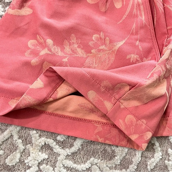 Spiritual Gangster Baja Floral 3” Shorts - Picture 11 of 15